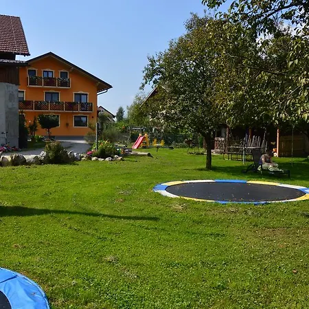 Pimperlhof ファームステイ *